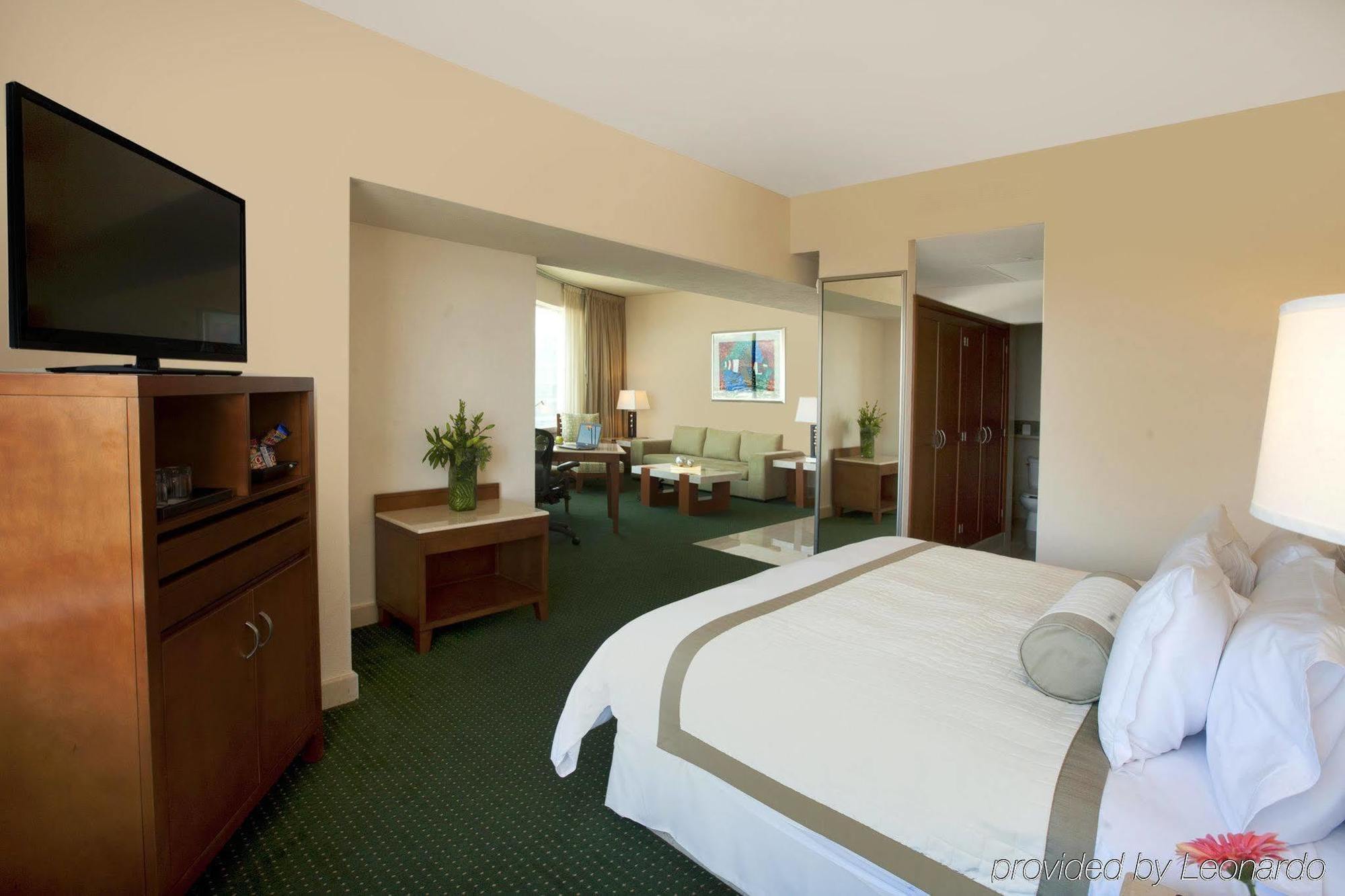 Fiesta Inn Guadalajara Expo Zapopan Eksteriør bilde